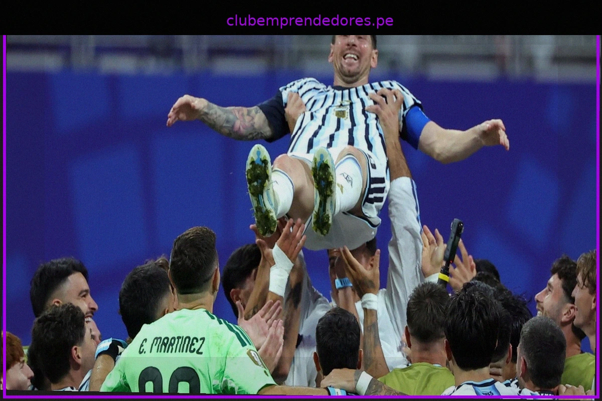 Argentina, Remontada Asombrosa Contra Egipto: De 0-2 a 3-2 en 13 Minutos, Messi y Scaloni Vuelan a Cuartos